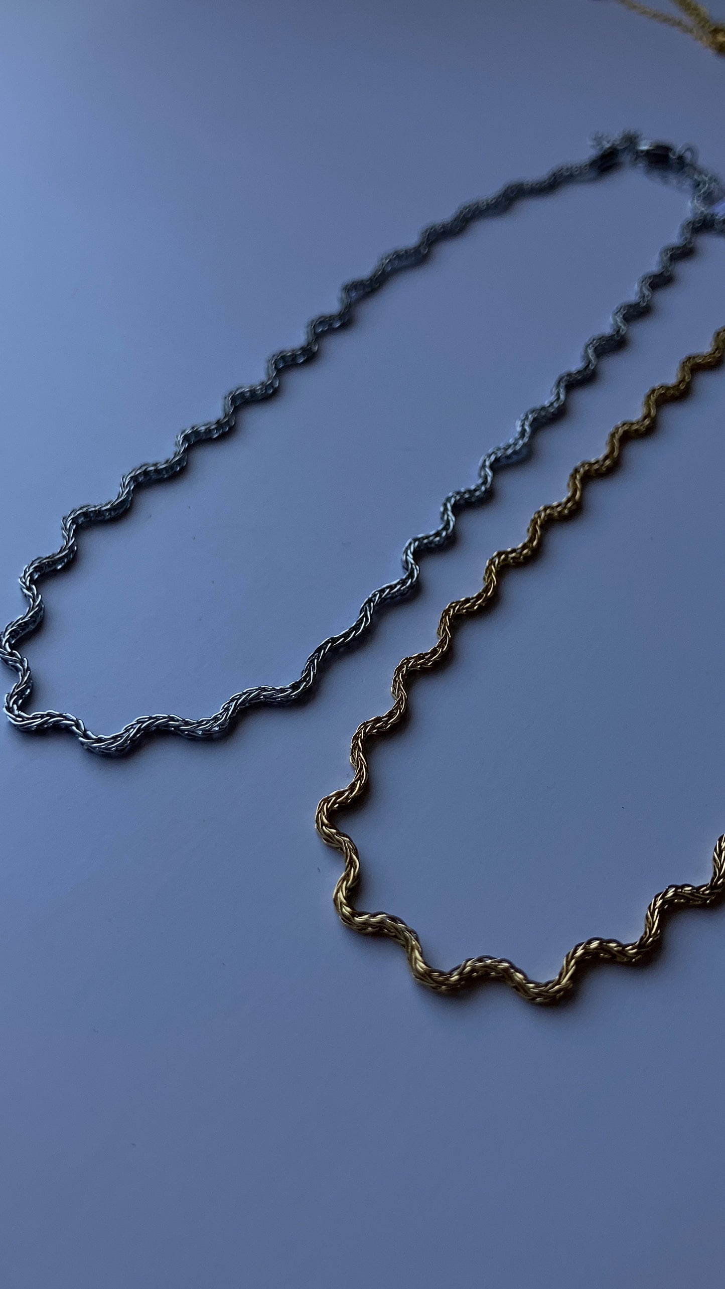 Choker curly