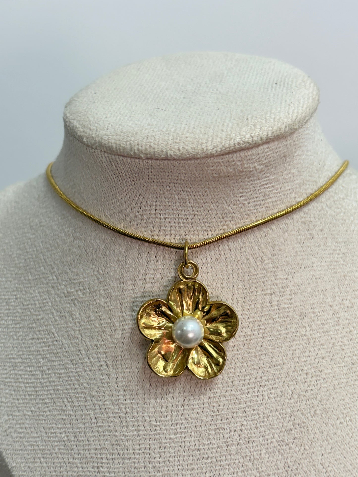 Collar flor con perla