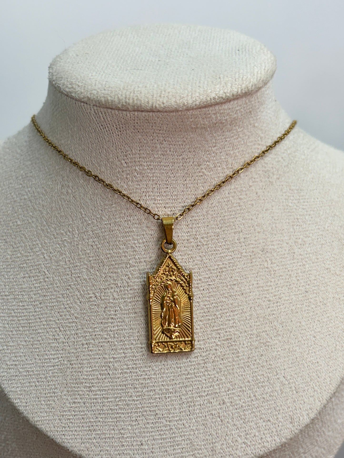 Collar virgen