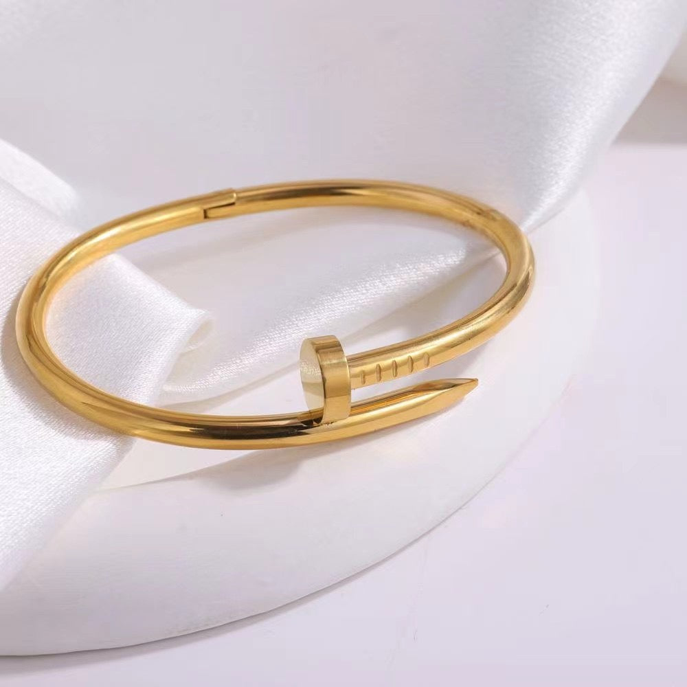 Pulseras clavo