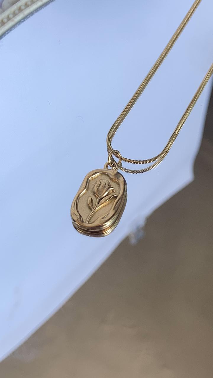 Collar tulipan dorado