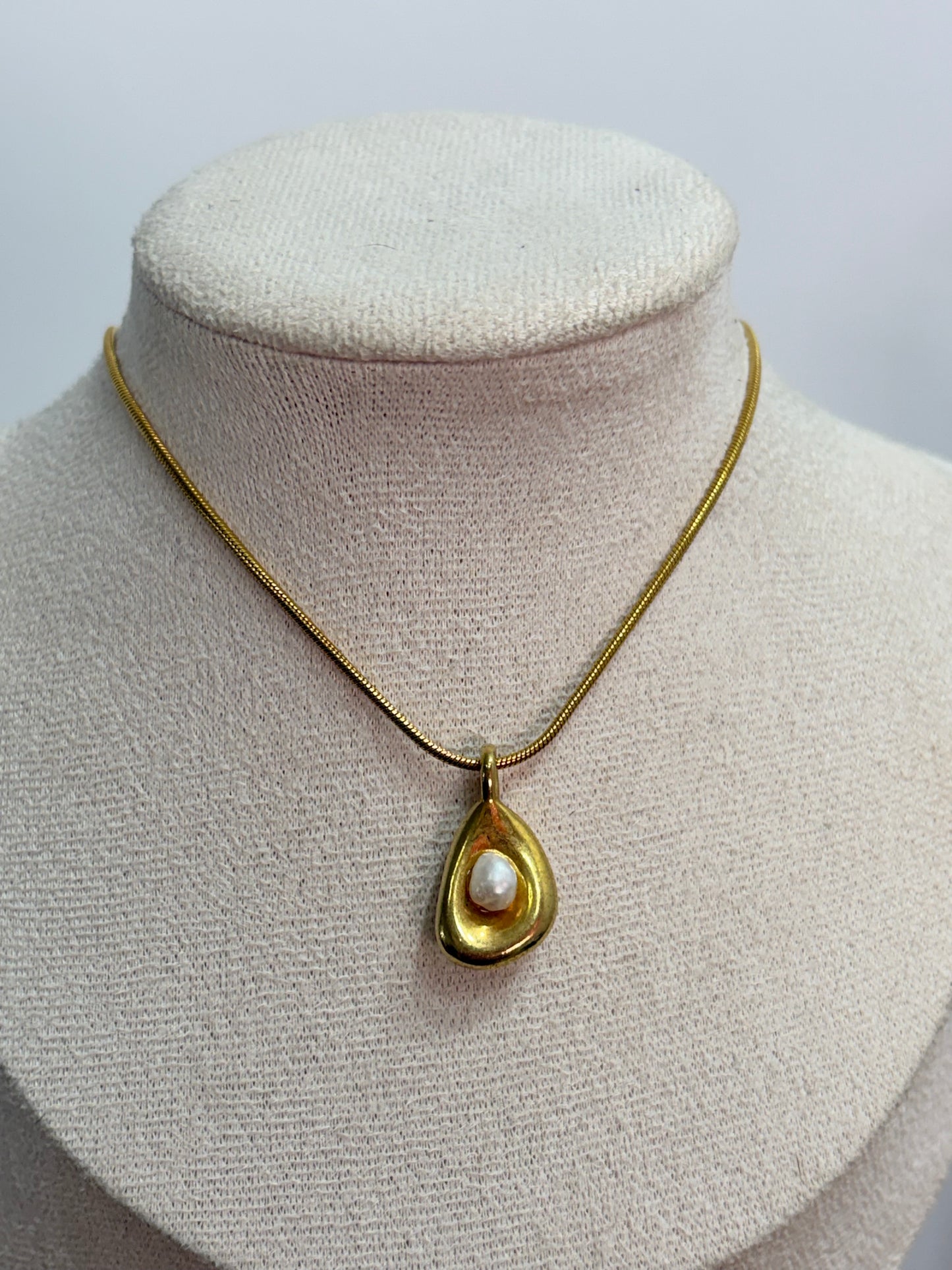 Collar concha con perla
