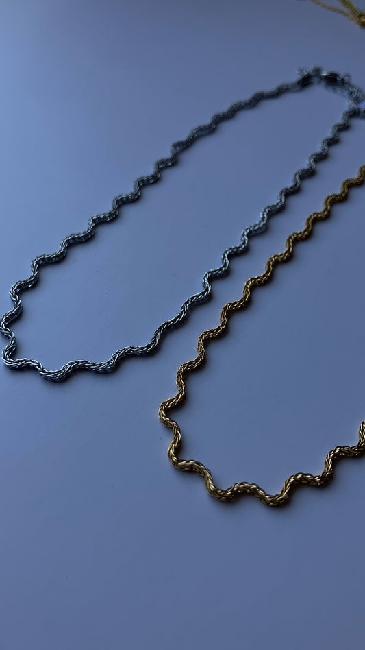 Choker curly