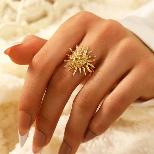 Anillo sol con cara dorado