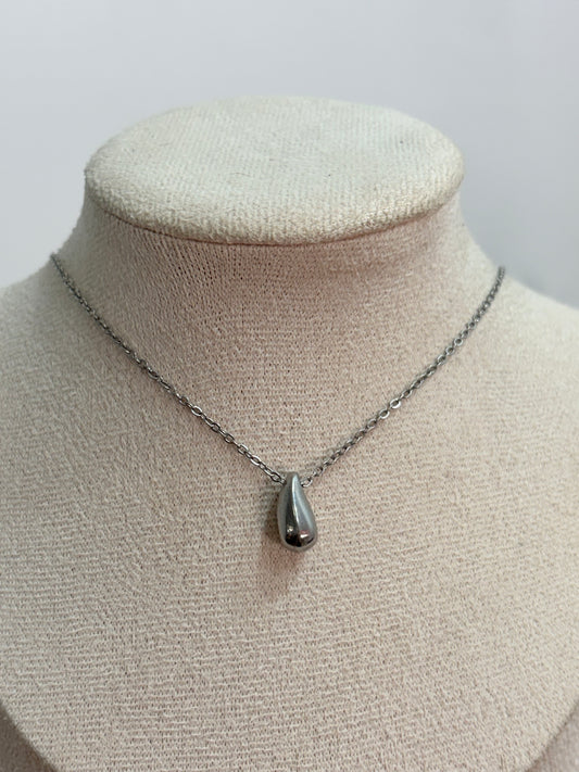 Collar gota plata