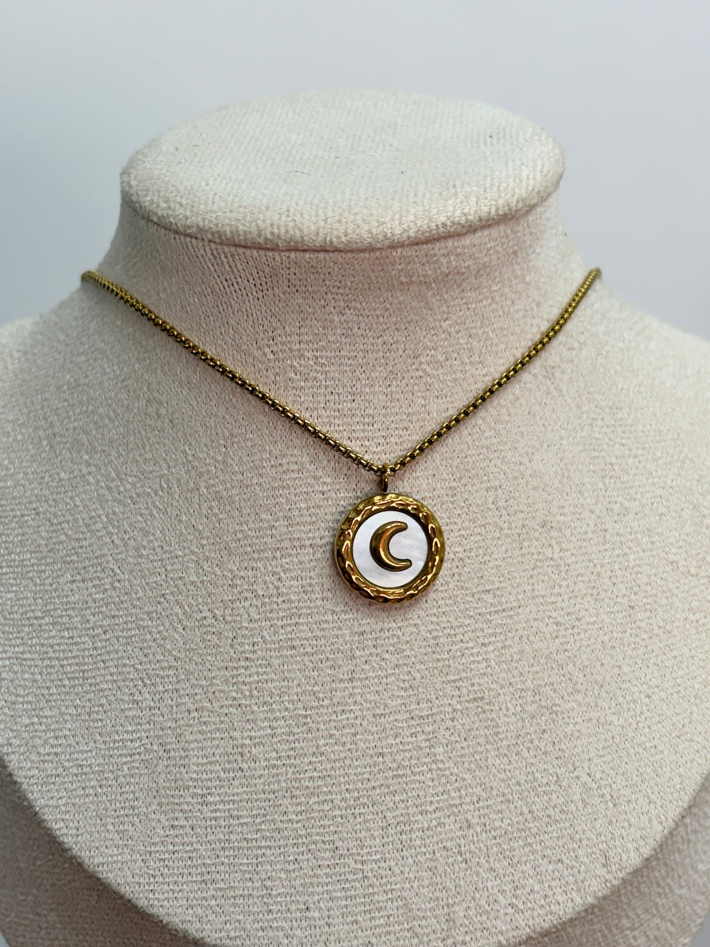 Collar luna blanca