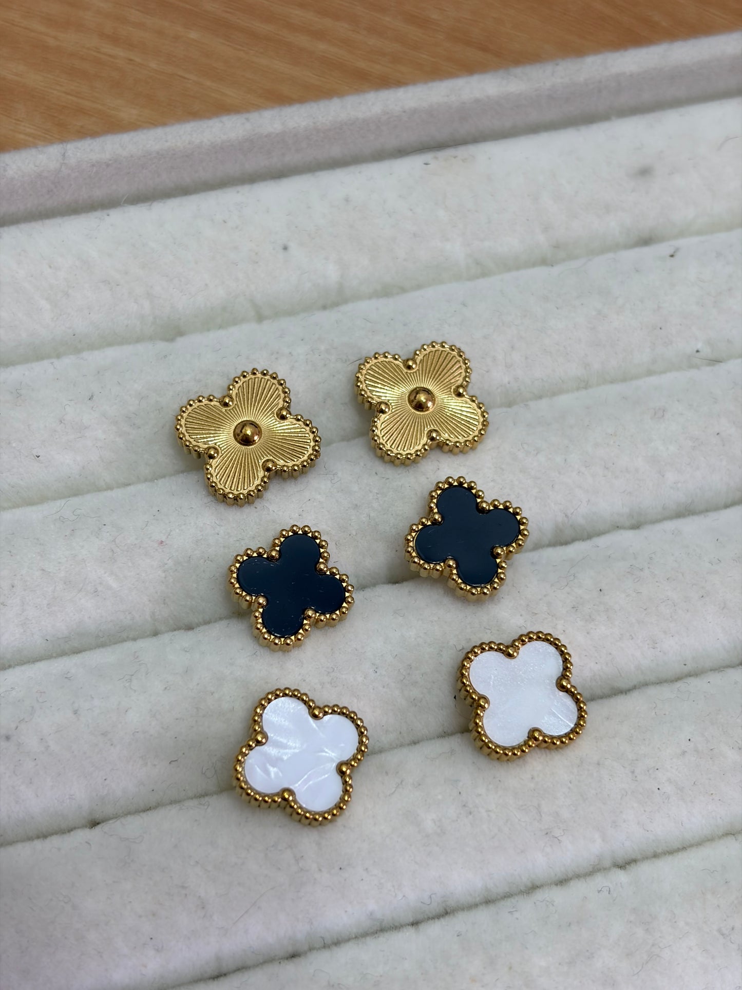 Aretes trebol