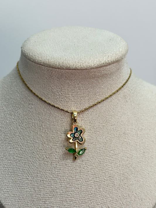 Collar flor verde