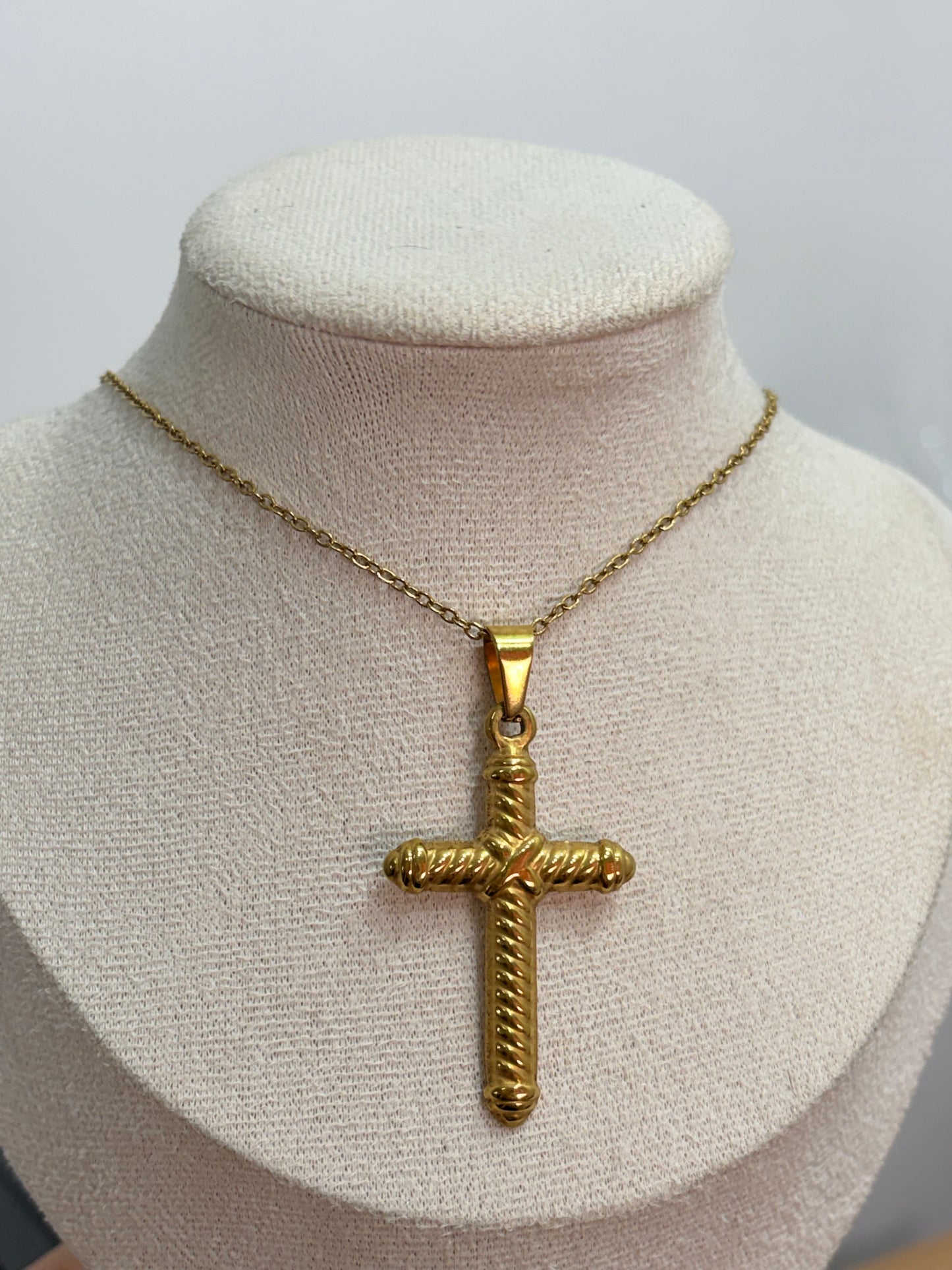 Collar cruz