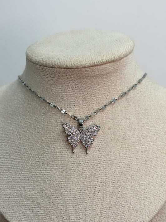 Collar mariposa