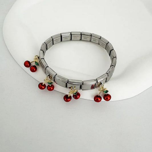 Charm plateado de cereza colgante