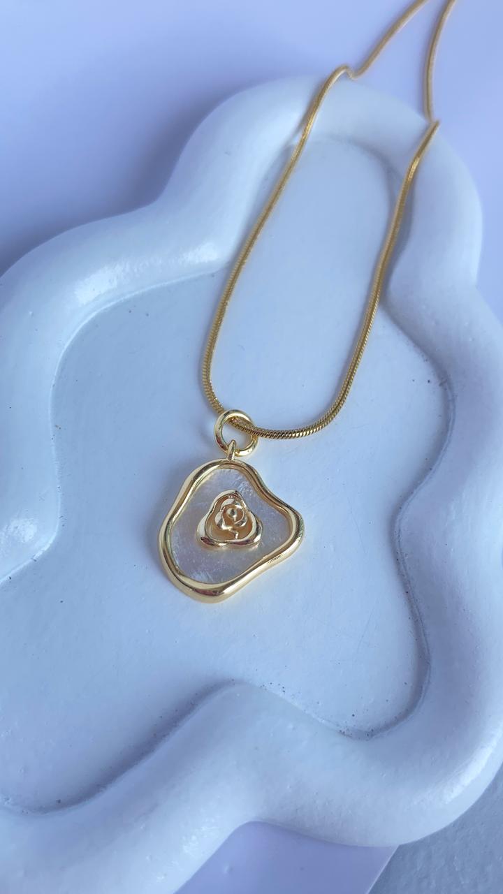 Collar flor de perla